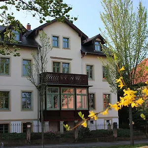 Traumhafte Etagenwohnung In Günderzeitvilla , Dresden Deutschland